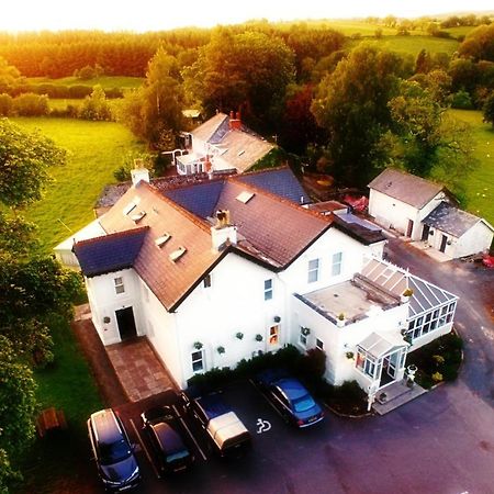 Отель The White House Sennybridge Экстерьер фото